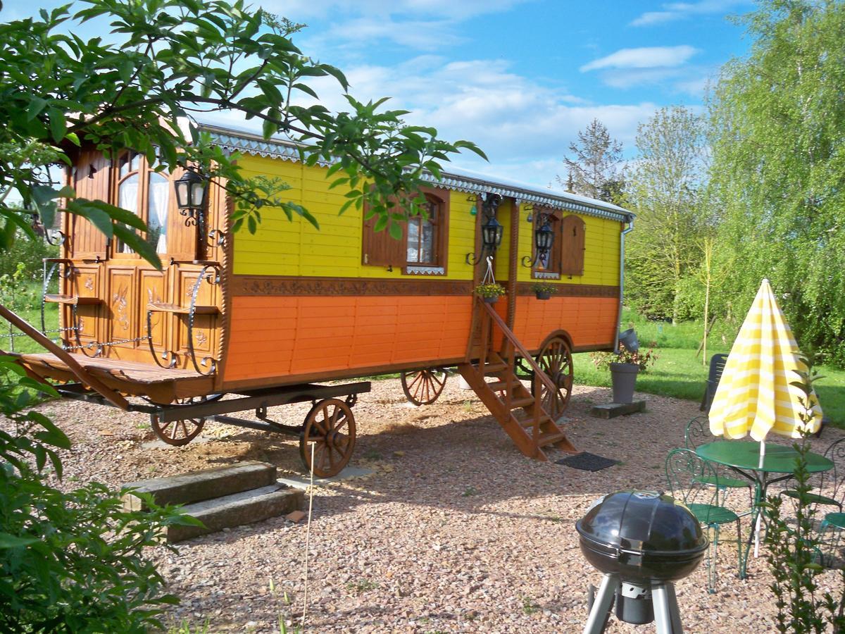 Bed and Breakfast Chez Pommette et Billy La Hoguette Exterior foto